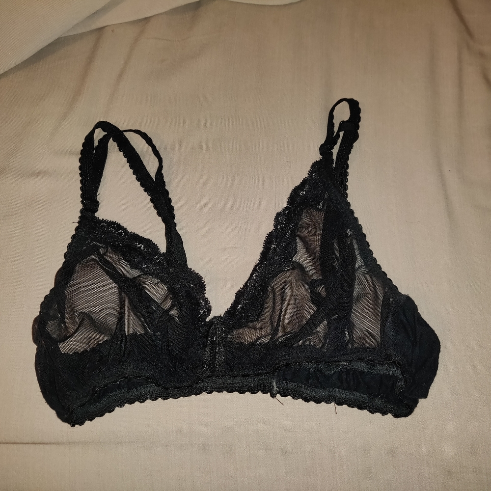 Black mesh bralette🖤